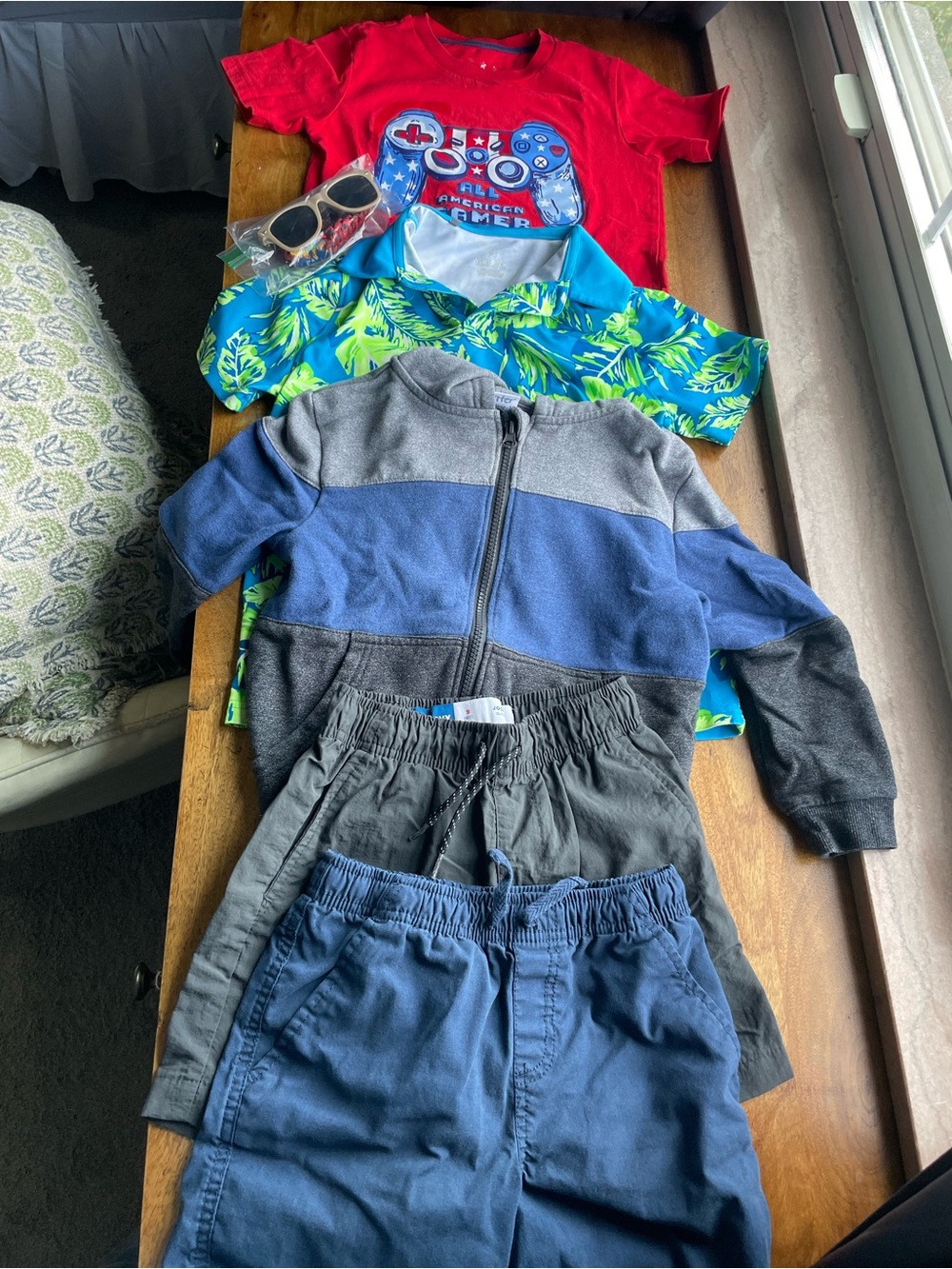boys 6-7 outfit bundle with accessories